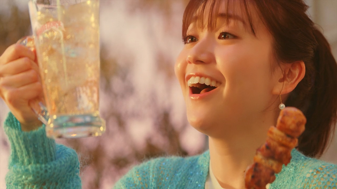 スコッチウイスキー『ホワイトホース』新TVCM「美味いほーっす」篇より