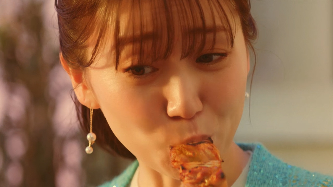 スコッチウイスキー『ホワイトホース』新TVCM「美味いほーっす」篇より