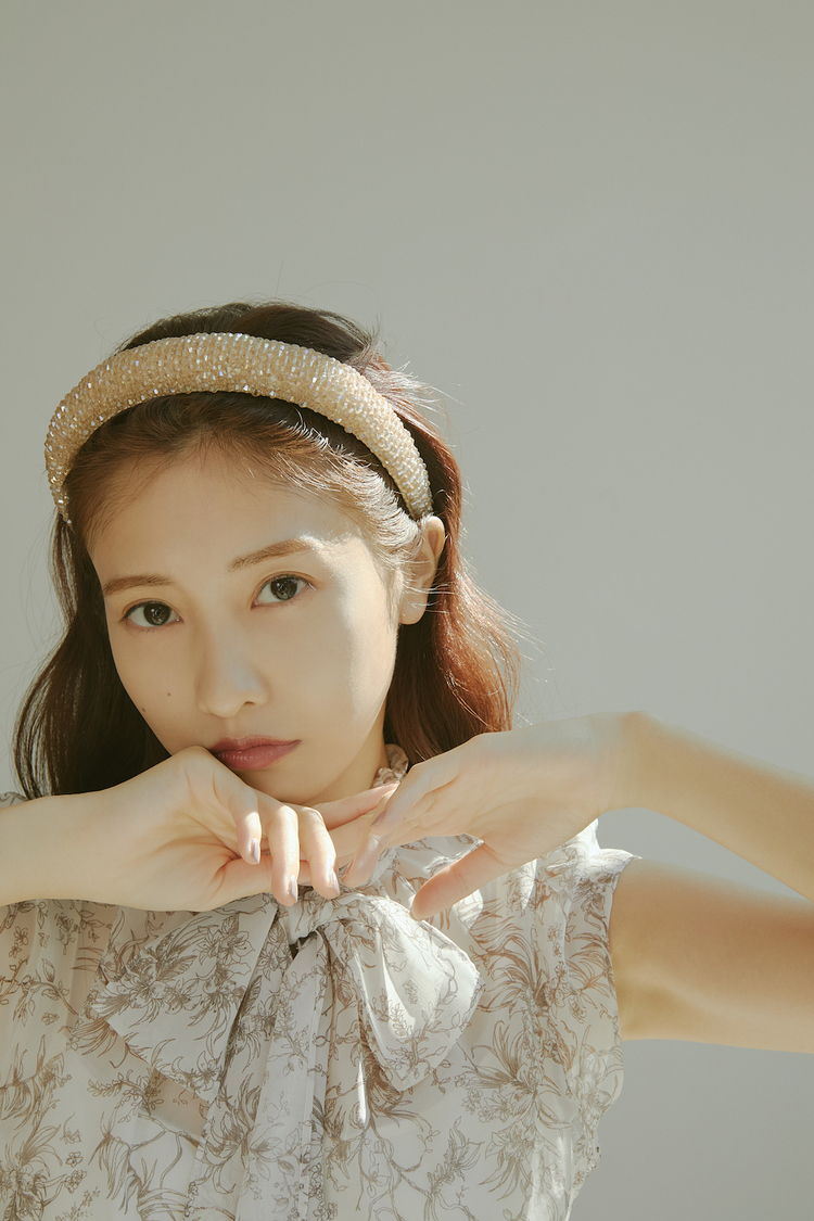 Web企画「SENSUAL MOOD feat.HINAKO SANO 女っぽく着るスナイデル」より