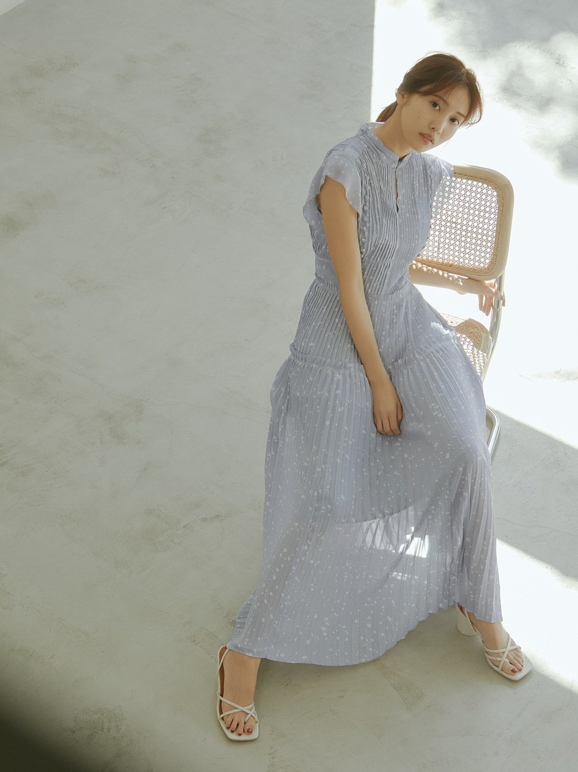 Web企画「SENSUAL MOOD feat.HINAKO SANO 女っぽく着るスナイデル」より