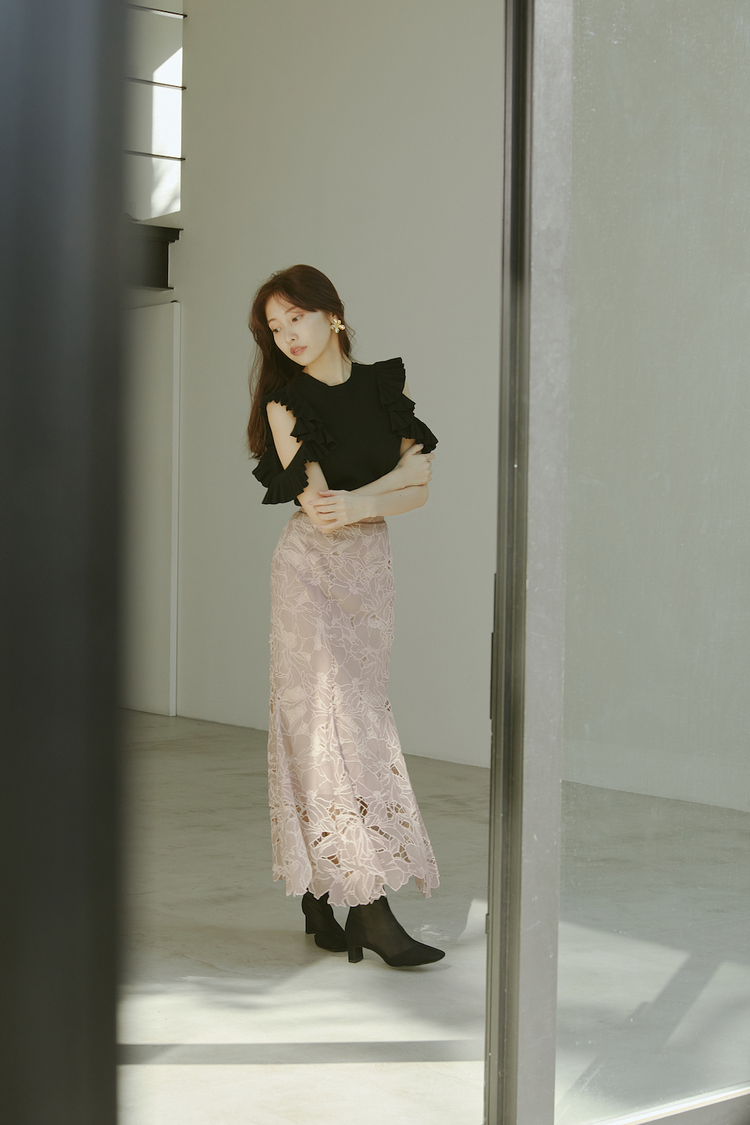 Web企画「SENSUAL MOOD feat.HINAKO SANO 女っぽく着るスナイデル」より