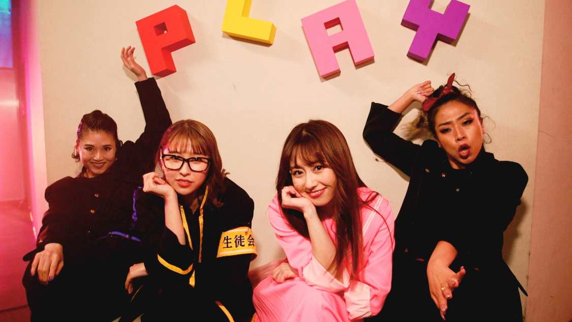 「DECORATION」ライブ映像より