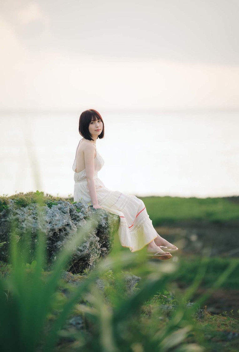 1st写真集『凛と』より