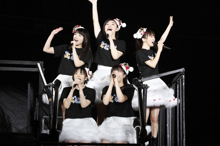 エビ中 クリスマス大学芸会 初日公演で ニューalリリース発表 新曲初披露 Pop N Roll ポップンロール