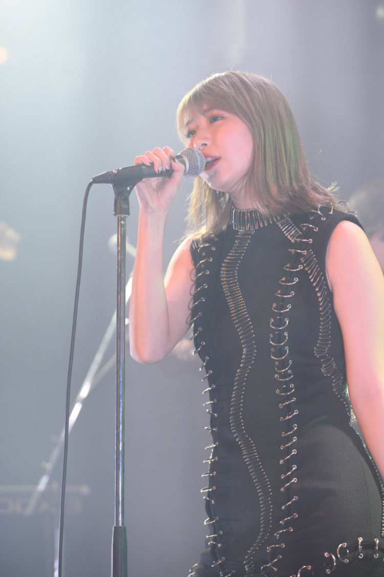 元ベビレ 大矢梨華子、ソロライブで新曲披露とともに宣言「みなさんと輝いた夢を作っていきたい」