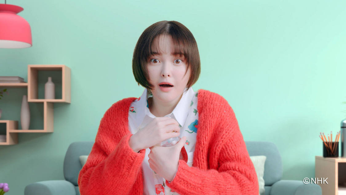 玉城ティナ、ビンのフタが開く快感を30秒で紹介! 『あけましておめでとうTV』出演