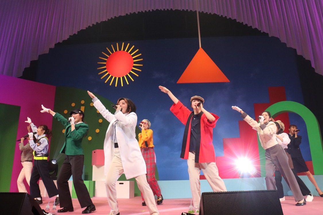 エビ中［ライブレポート］パシフィコ横浜で恒例FCイベント開催！今年は職業コスプレ衣装のレアパフォーマンス