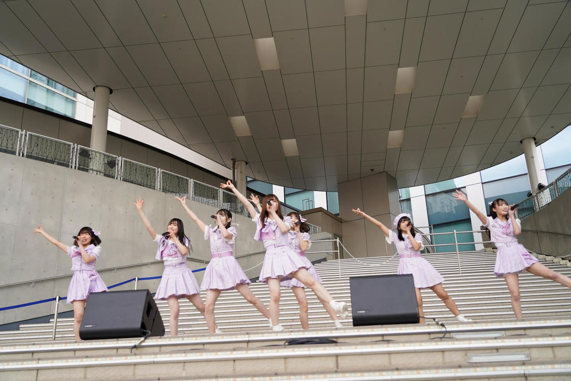 なんキニ!、新衣装で新曲「Smile for me」初披露! 新衣装お披露目ライブ開催+タイアップ&TV出演情報発表