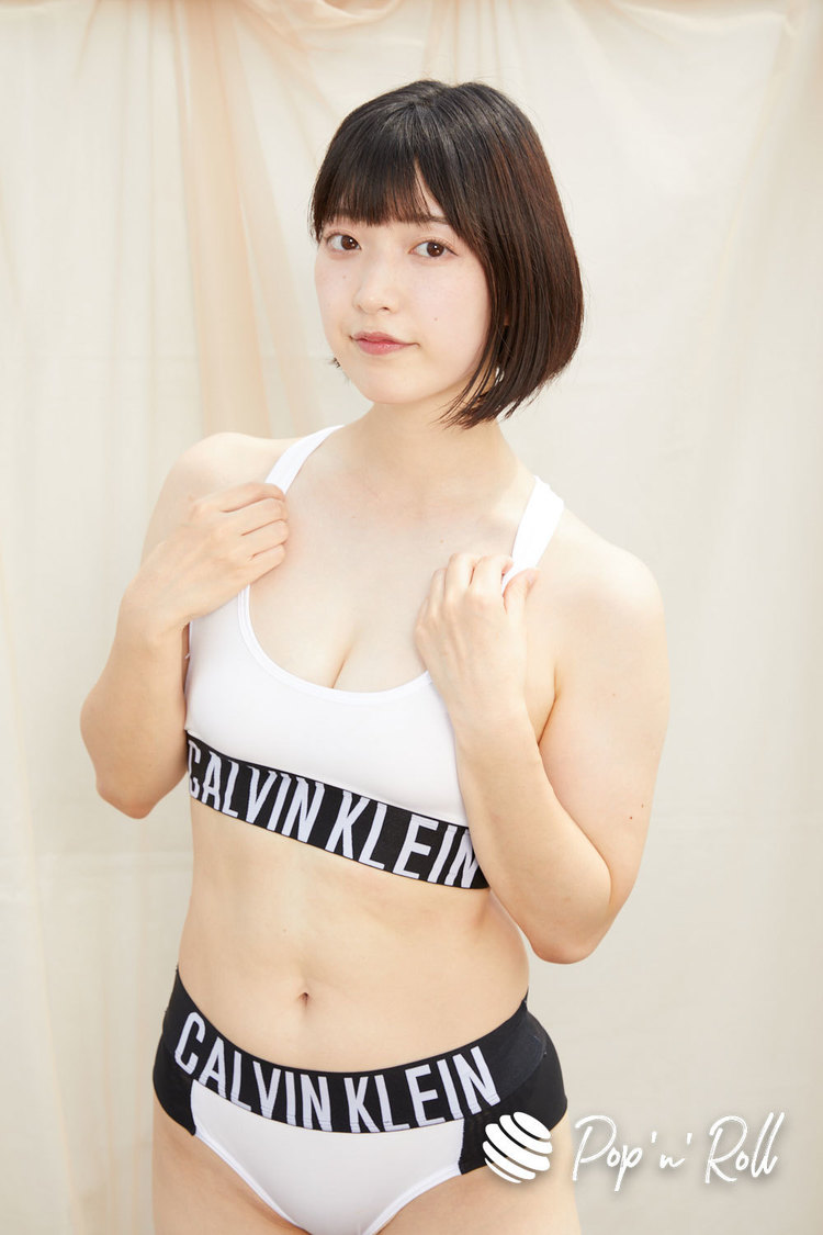 石黒さくら、＜真夏のTGIF 2022＞水着グラビア撮り下ろしフォト（8月7日）