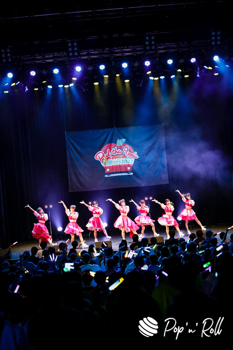 Peel the Apple［ライブレポート］赤い新衣装＆野球テーマの新曲を掲げてツアー開幕「ファイナルに向けてパワーアップして帰ってこれるように頑張ります！」