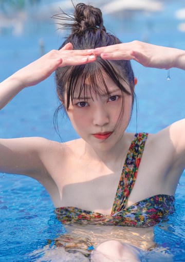 ☆初夏 UIKA 石原夏織 1st写真集☆美品 帯付き : UIKA 石原夏織