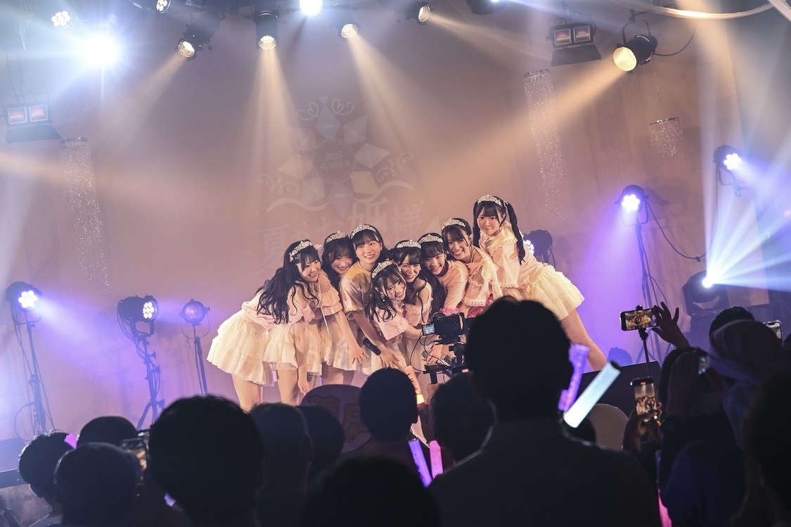 すべての瞬間は君だった。［ライブレポート］大阪での1周年ワンマン開催発表！