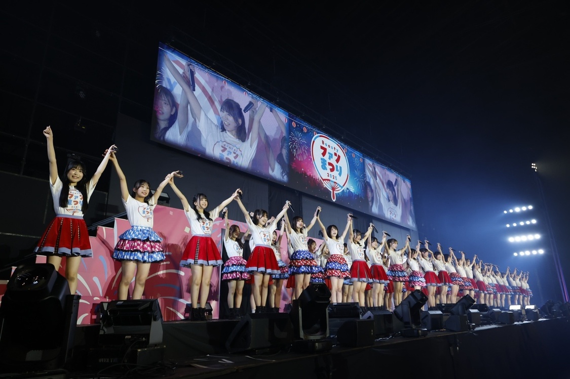 HKT48とNGT48[ライブレポート]＜Boostyファンまつり2025＞初日で大運動会&豪華ライブをくり広げ大盛況