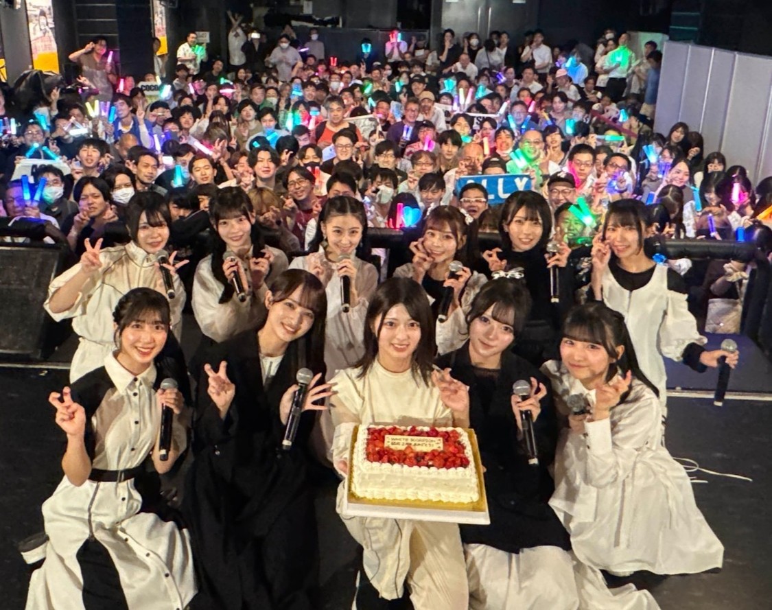 WHITE SCORPION、結成2周年！　涙ながらに3年目の飛躍を誓う
