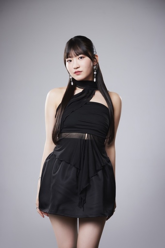 🍭 村重杏奈、初グラビア写真集『びびぐら』のグッズオンラインくじ