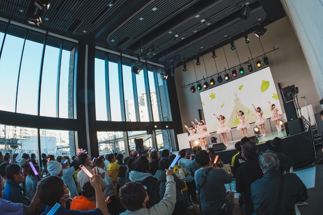 カラフルスクリームなど関西8組、テレビ大阪に集結！1月11日競演　(C)テレビ大阪