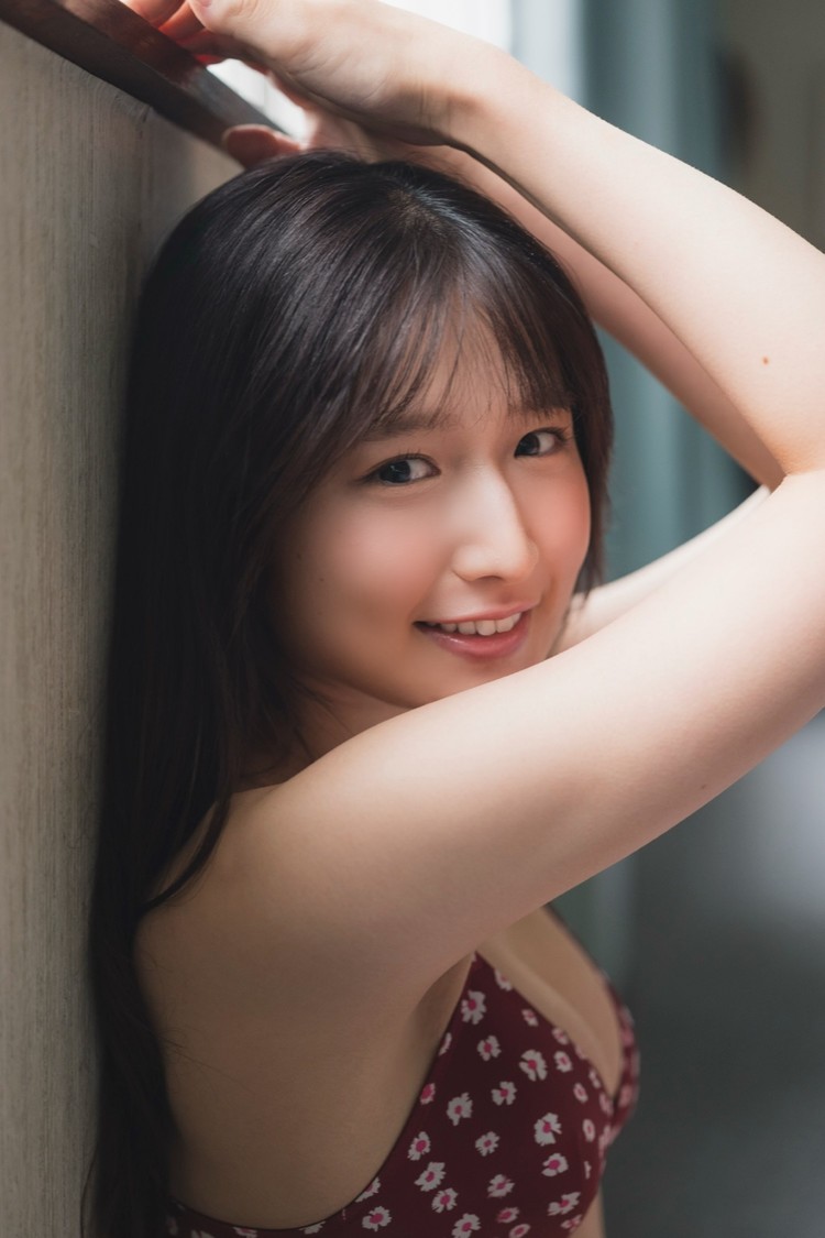 貝賀琴莉、『グラビアンエイジ』初掲載！ 透明感あふれる美ボディ披露