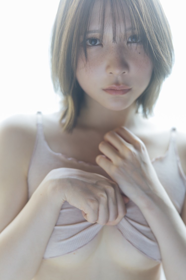 あまつまりな、5th写真集は本人史上最大露出⁉