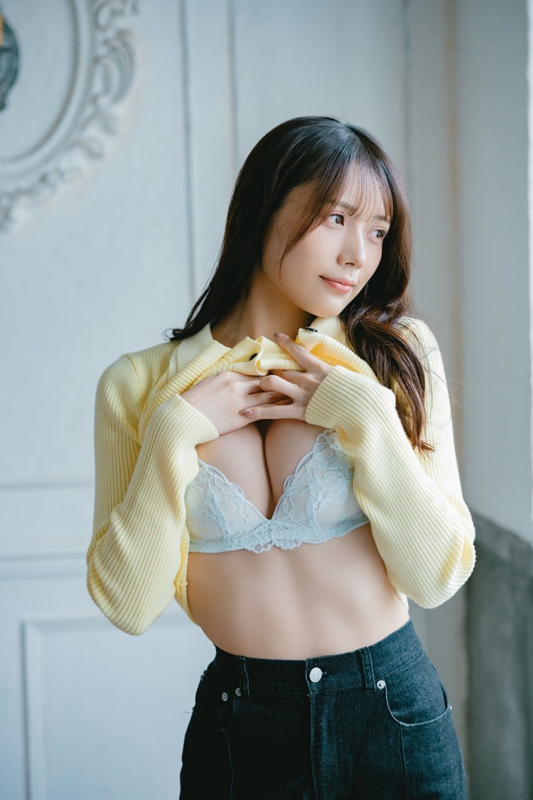 羽瀬レイナ、所属2週間で「別冊ヤングチャンピオン」初出演！