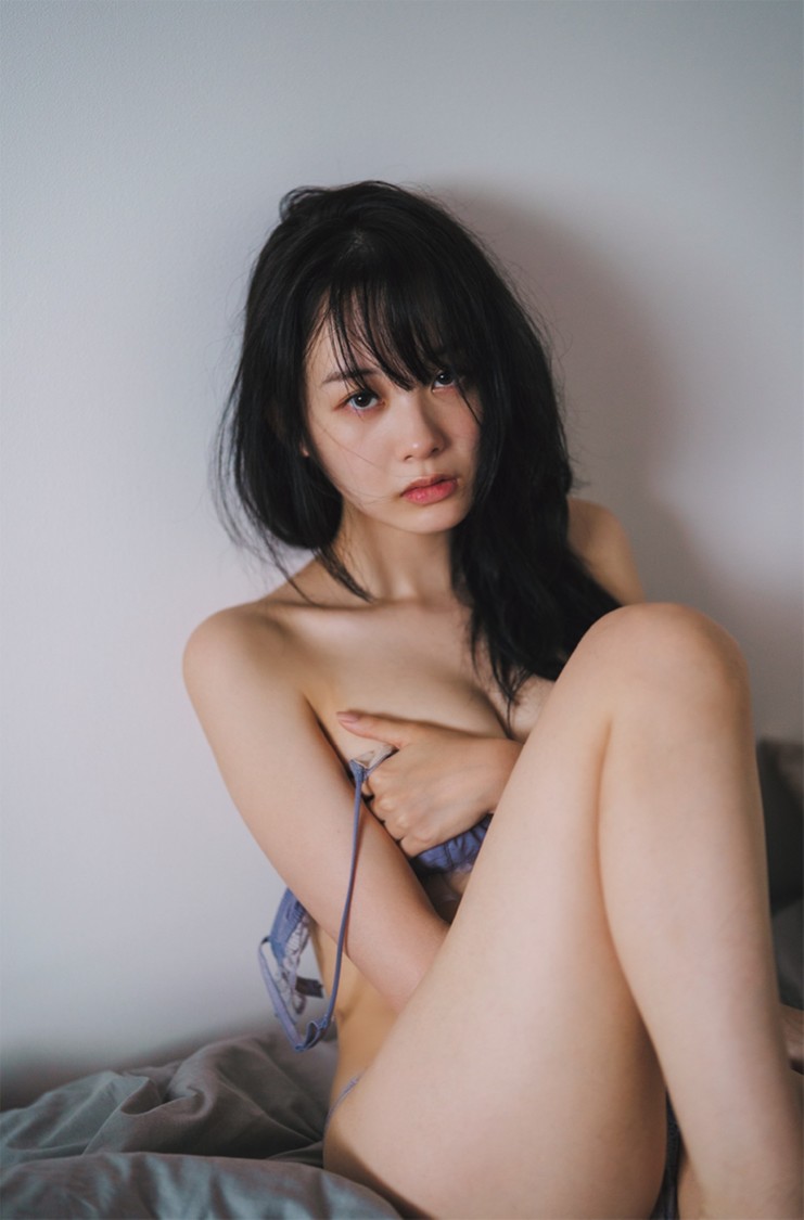 相馬結衣、5年ぶり写真集が3月17日発売！カバーカットとタイトルも解禁　©HIROKAZU/玄光社