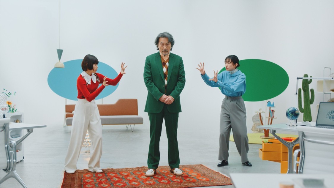 杉咲花&河合優実、宇宙人姉妹役で初共演! 役所広司を“宇宙人パワー”で翻弄!?