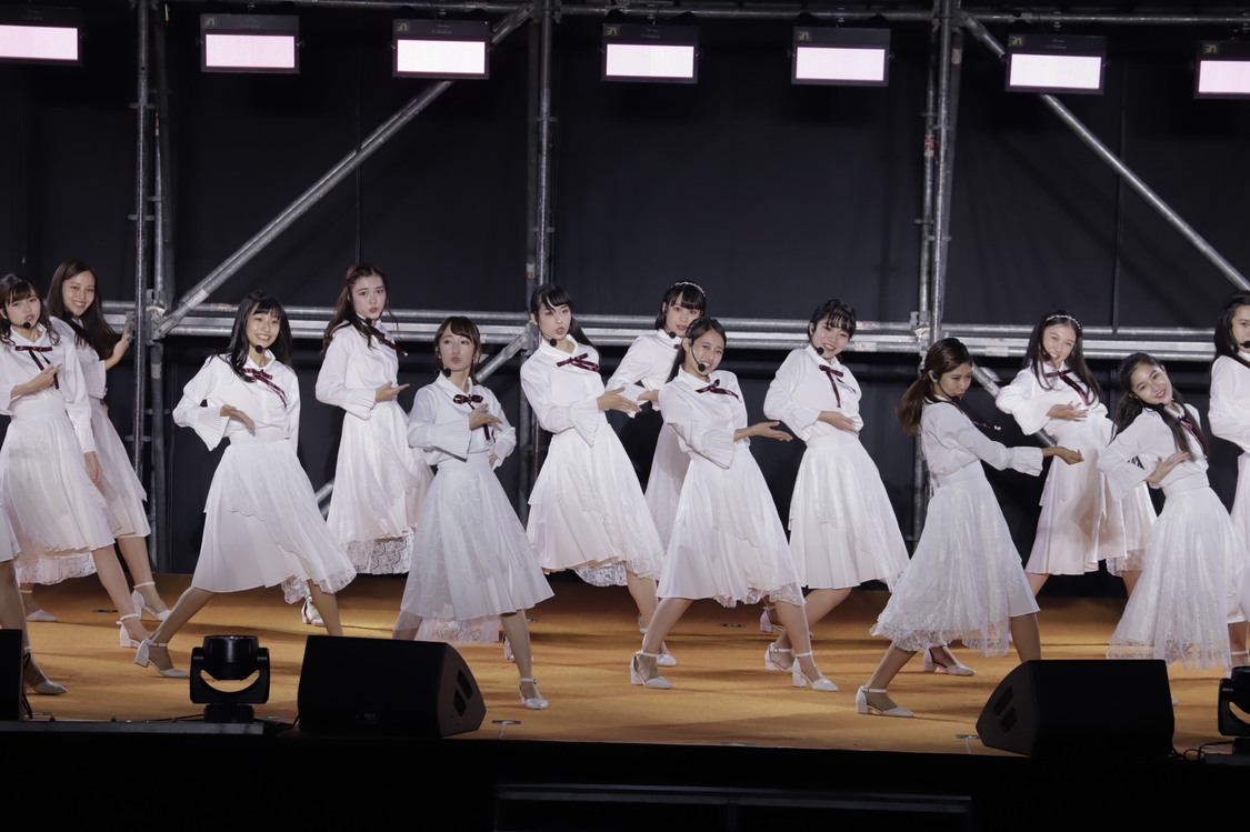 【ライブレポート】カレッジ・コスモス、初パフォーマンスを披露「勉強にも励みつつ、幅広い活動をしていきたい！」