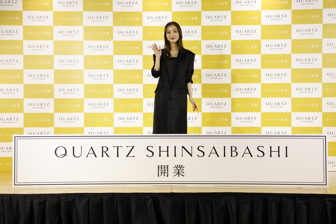 内田理央、「クオーツ心斎橋」開業セレモニーにゲスト登壇！