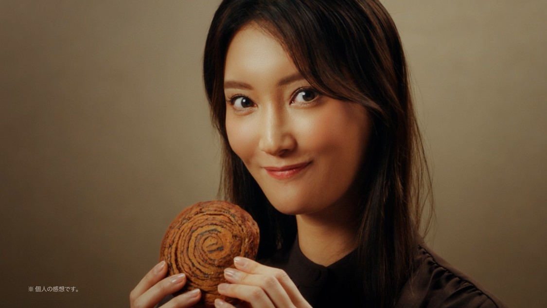 菜々緒、BASE BREAD新CM出演！累計3億袋突破のヒット商品が進化