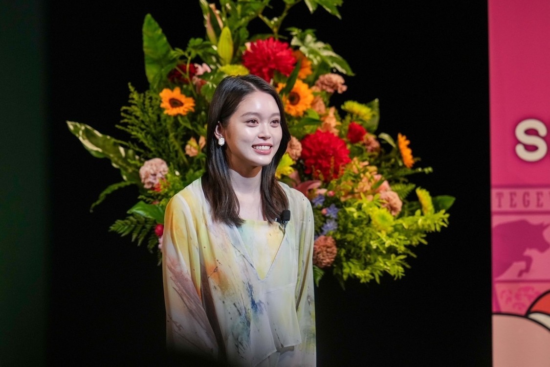 髙石あかり、故郷・宮崎に凱旋！ 「春のしんとみ芸術祭」に山本英監督・小島崇嗣町長と登壇 