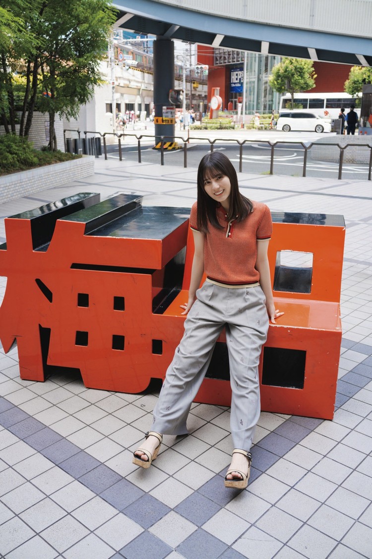 小坂菜緒（日向坂46）、「B.L.T.10月号」の表紙巻頭に登場！