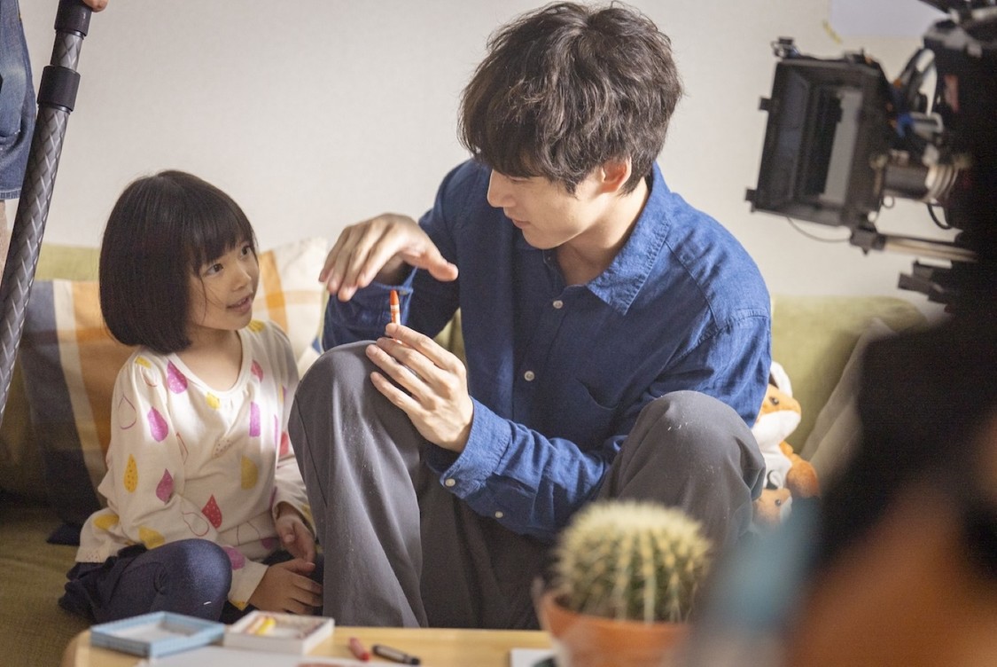 坂口健太郎主演映画『私はあなたを知らない、』メイキング映像公開！倉田瑛茉との和やかな姿にほっこり