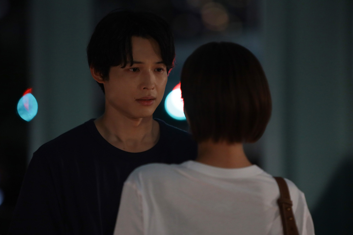 松村北斗・岡崎紗絵出演『告白-25年目の秘密-』第8話で命懸けの救出とキス!