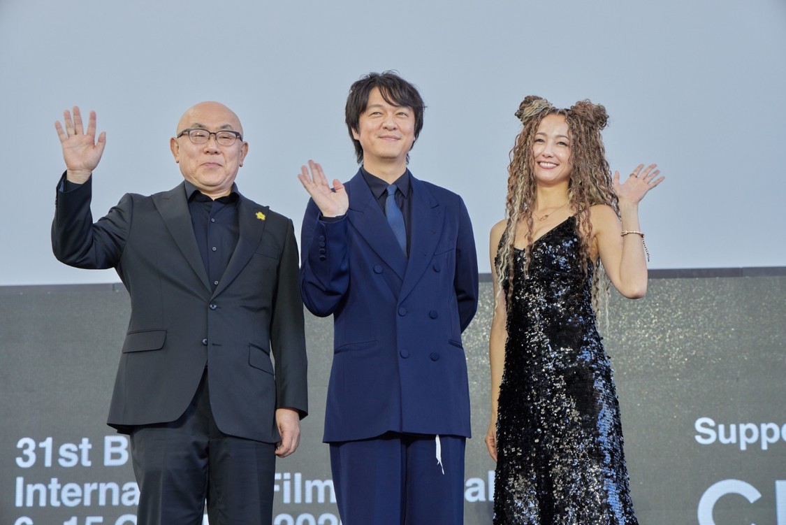 丸山隆平、沢尻エリカ、映画『薔薇の鎖』釜山国際映画祭でワールドプレミア開催!