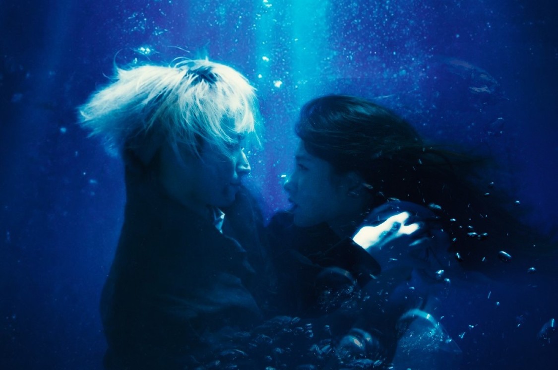 土屋太鳳、佐久間大介、映画『マッチング TRUE LOVE』水中メイキング映像&クランクアップ写真が公開!