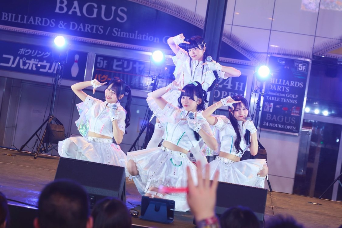瞬間恋愛、歌舞伎町で660名動員し鮮烈プレデビュー!札コレ&デビューライブ開催も発表!【コメントあり】