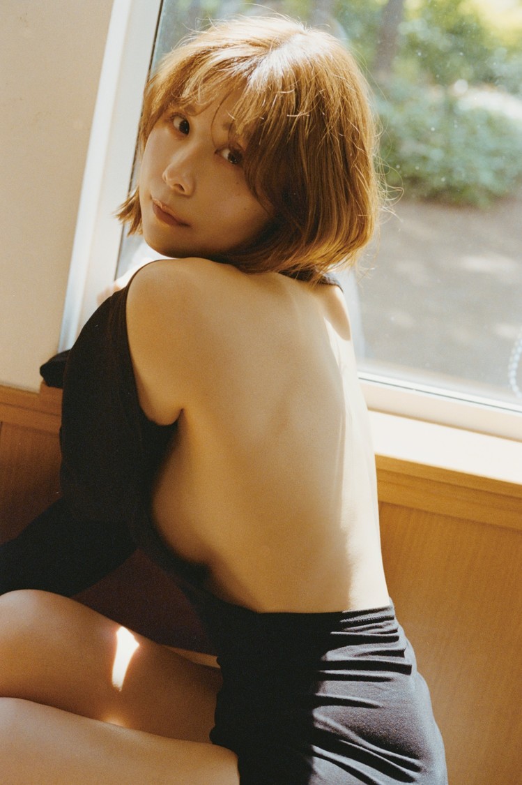 有村藍里、芸能活動20周年で2nd写真集が12月4日発売決定!