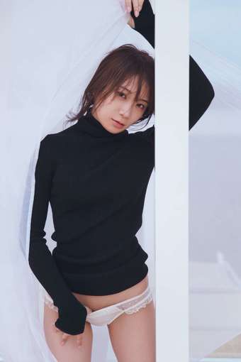 乃木坂46 秋元真夏2nd写真集 『しあわせにしたい』アザーカット付き 秋元真夏（乃木坂46）、4月8日発売のソロ2nd写真集「しあわせに