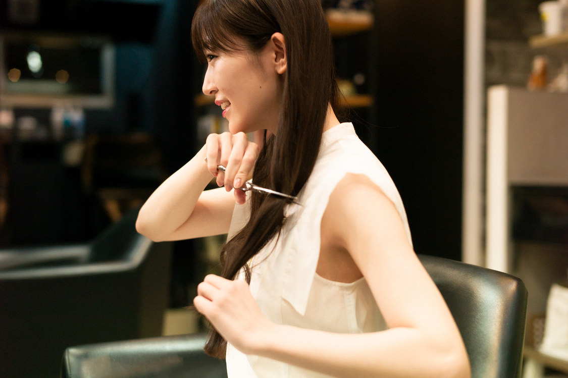 🍭 前島亜美、写真集 『白群』発売決定！「8年振りの“今の私”の写真集