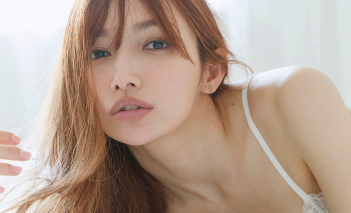 🍭 後藤真希 写真集『ramus』、白ランジェリー姿の未公開カット