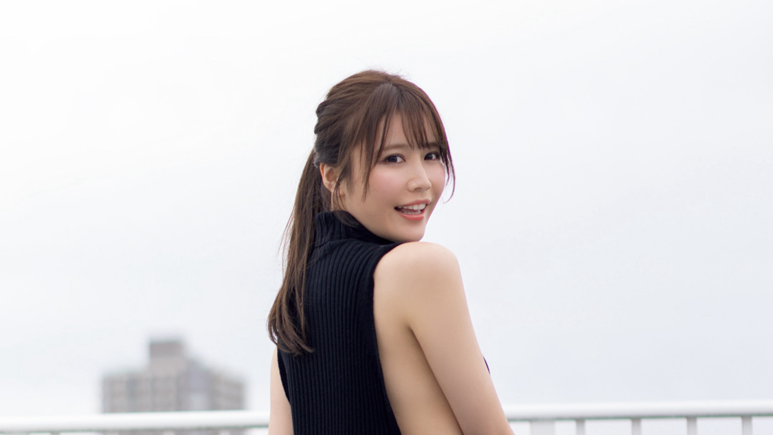 小日向ゆか、煌めくFカップボディで魅せる！ 『FLASH』表紙＆巻頭登場