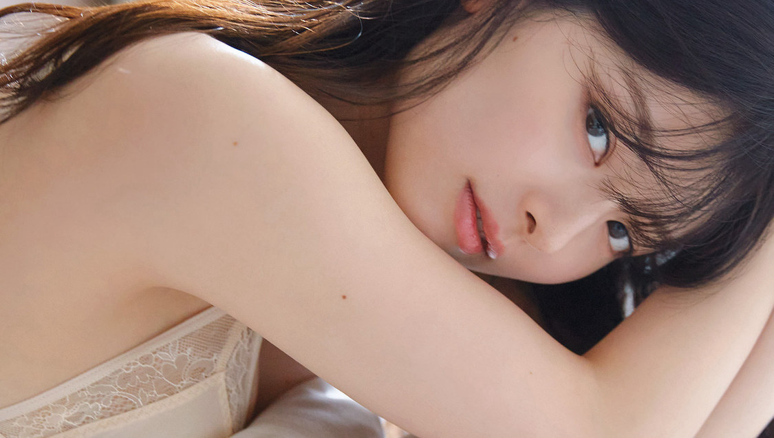 武藤十夢、素の表情からエレガントな姿まで披露！ 本日1st写真集発売