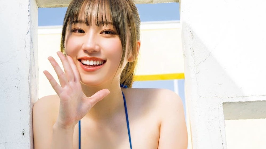 fishbowl 大白桃子、抜群のスタイルで4種のビキニ姿を披露！ 『FLASH』登場